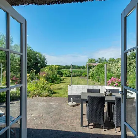 Beautiful Detached Garden *