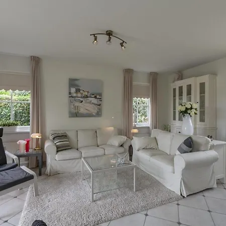 Beautiful Detached Garden Villa *