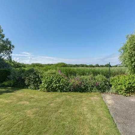 Beautiful Detached Garden ヴィラ カラントスウオーフ