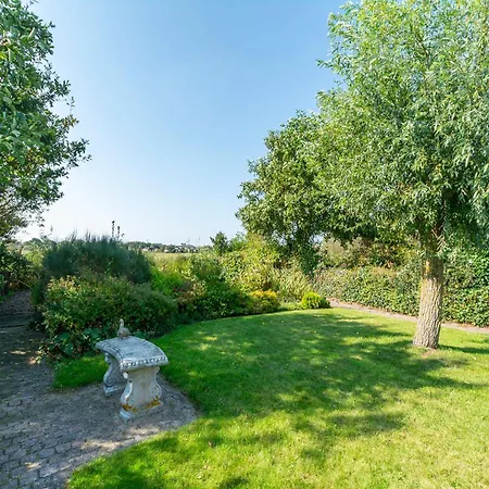 Beautiful Detached Garden *