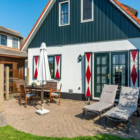Beautiful Detached Garden Villa *