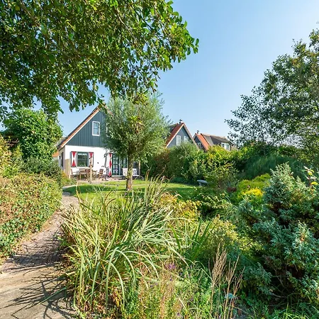 Villa Beautiful Detached Garden