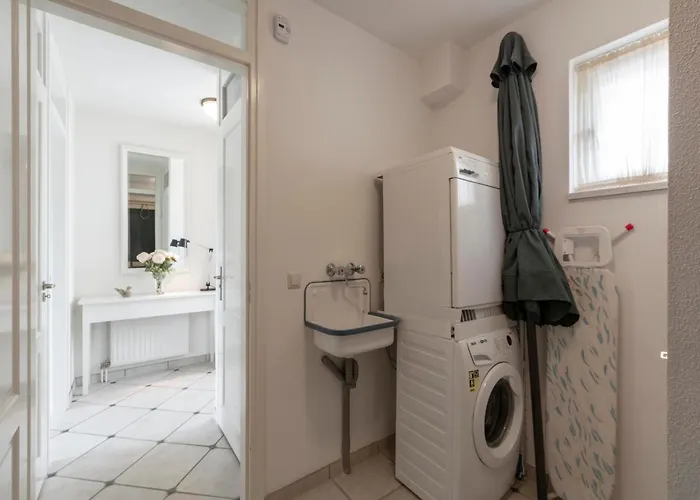 In Near The 빌라 칼란트소그