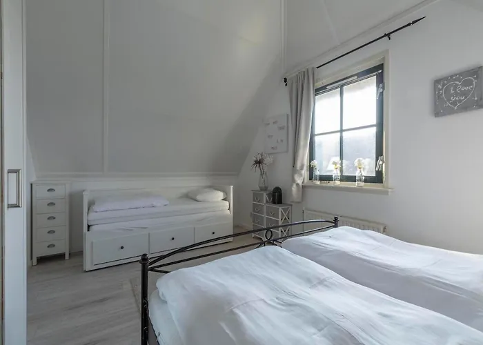 In Near The 칼란트소그